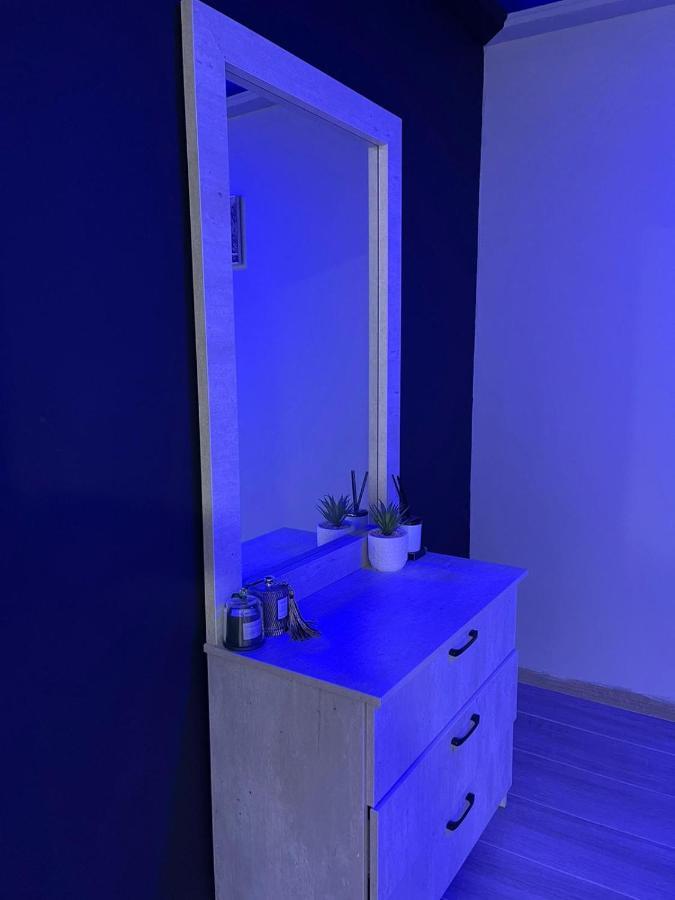 חדרי לייבל Label Rooms Blue & Red 티베리아 외부 사진